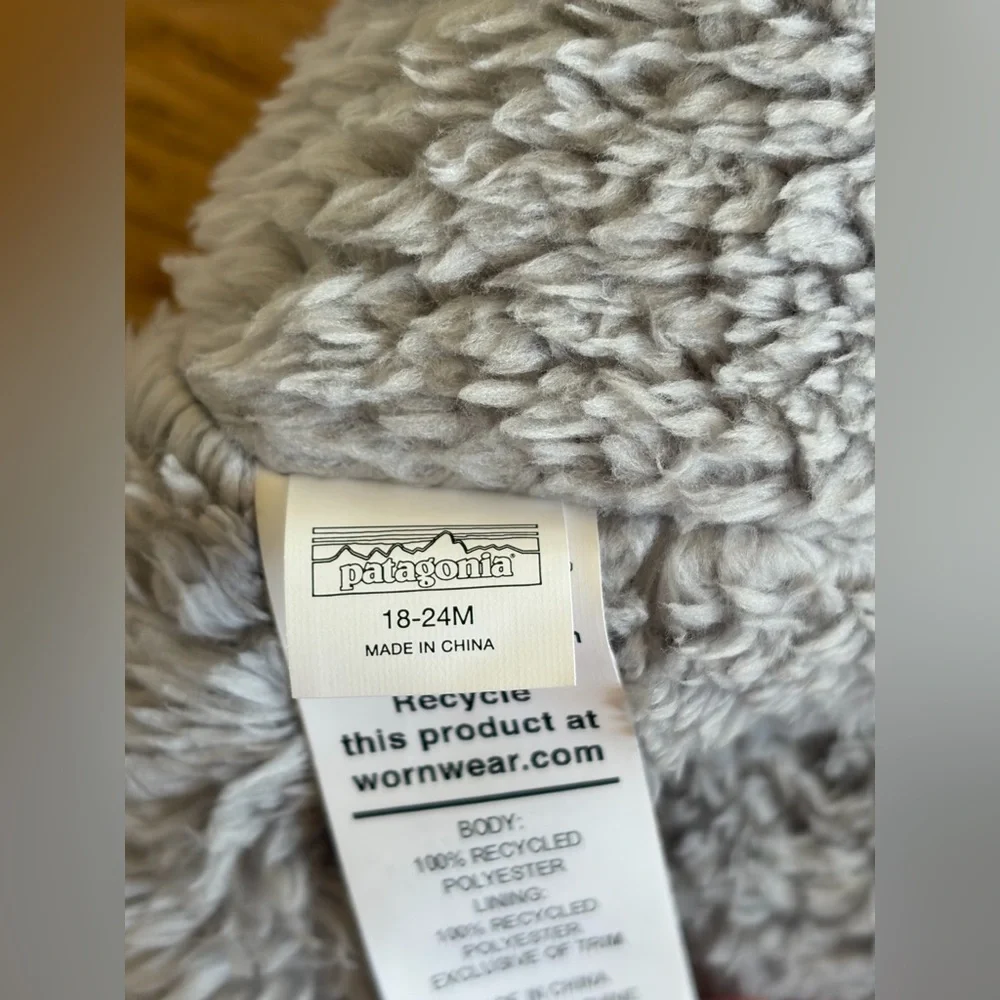 Patagonia hat with ear covers and reversible shearling 18 - 24 months - Picture 6 of 7